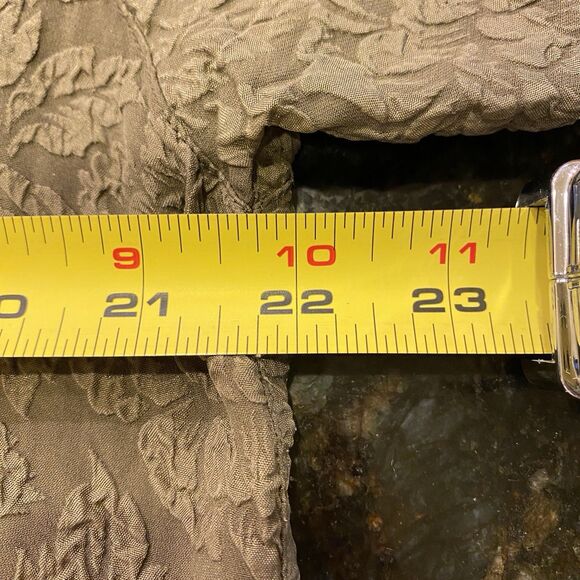 100% Silk Women Lg Sleeve Embossed Floral Button Tunic Blouse Olive Green M NWOT - Picture 8 of 10